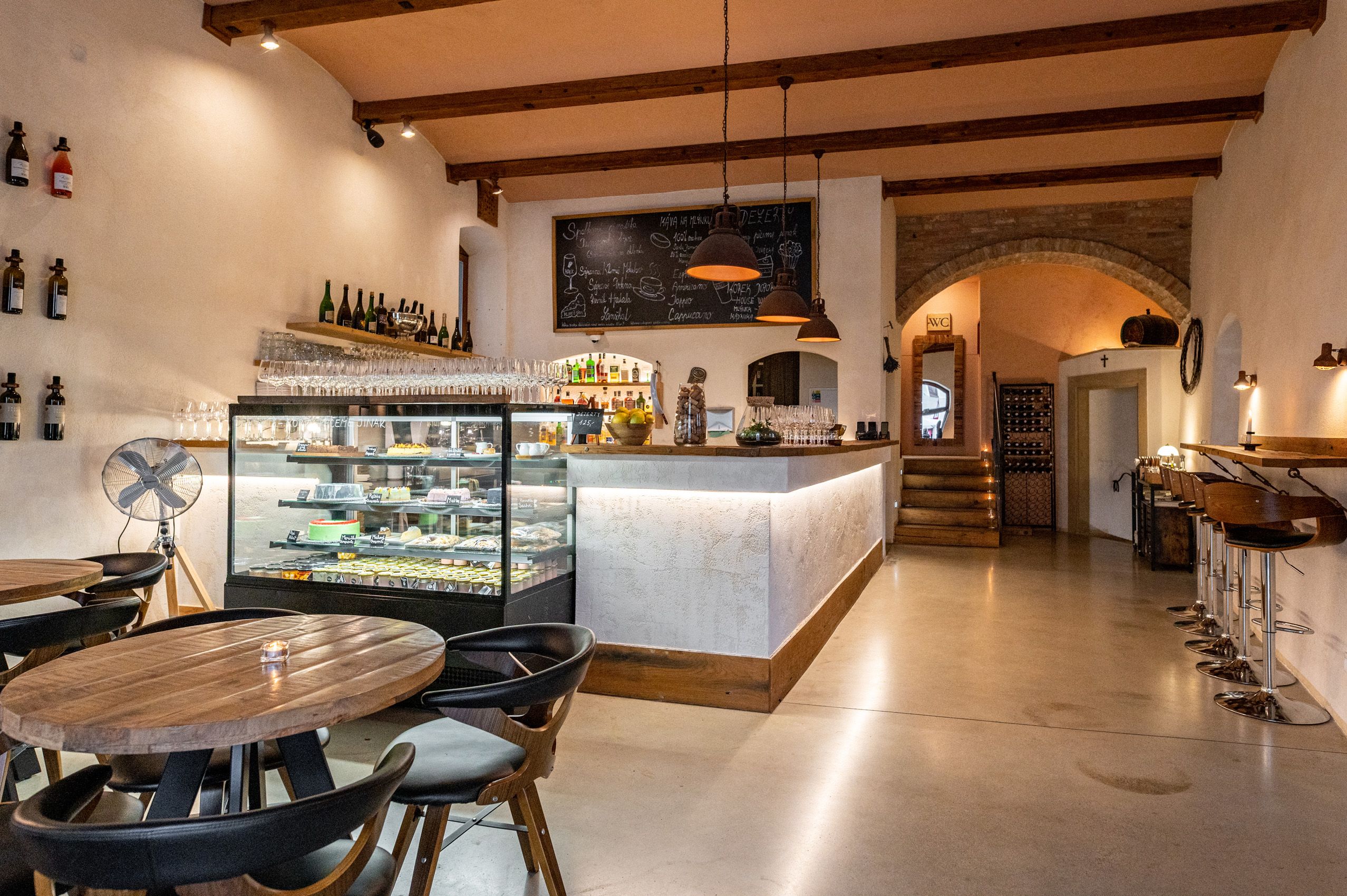 KOREK vinný bar & restaurace